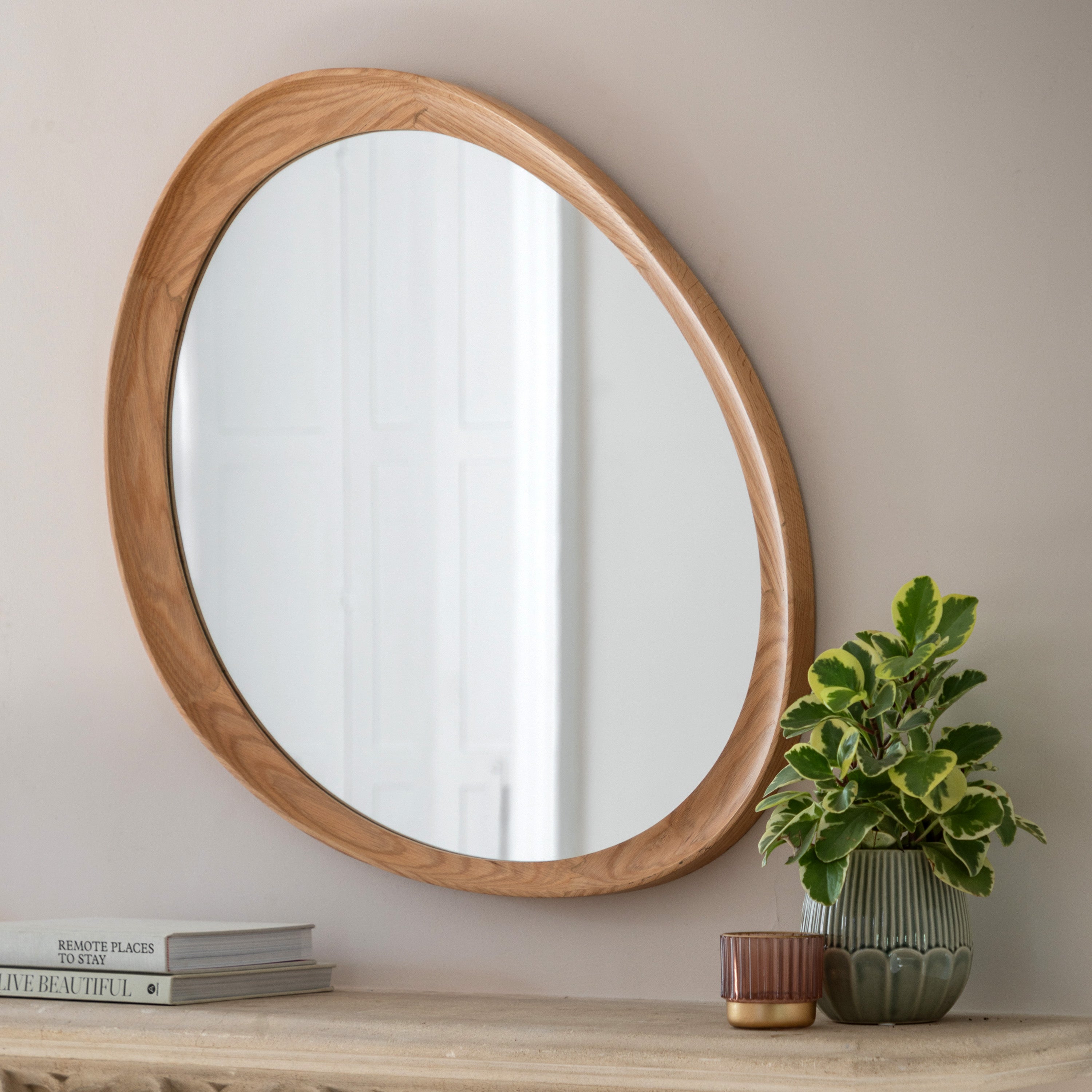 Copenhagen Pebble Mirror Oak - detail and lifestyle view 2