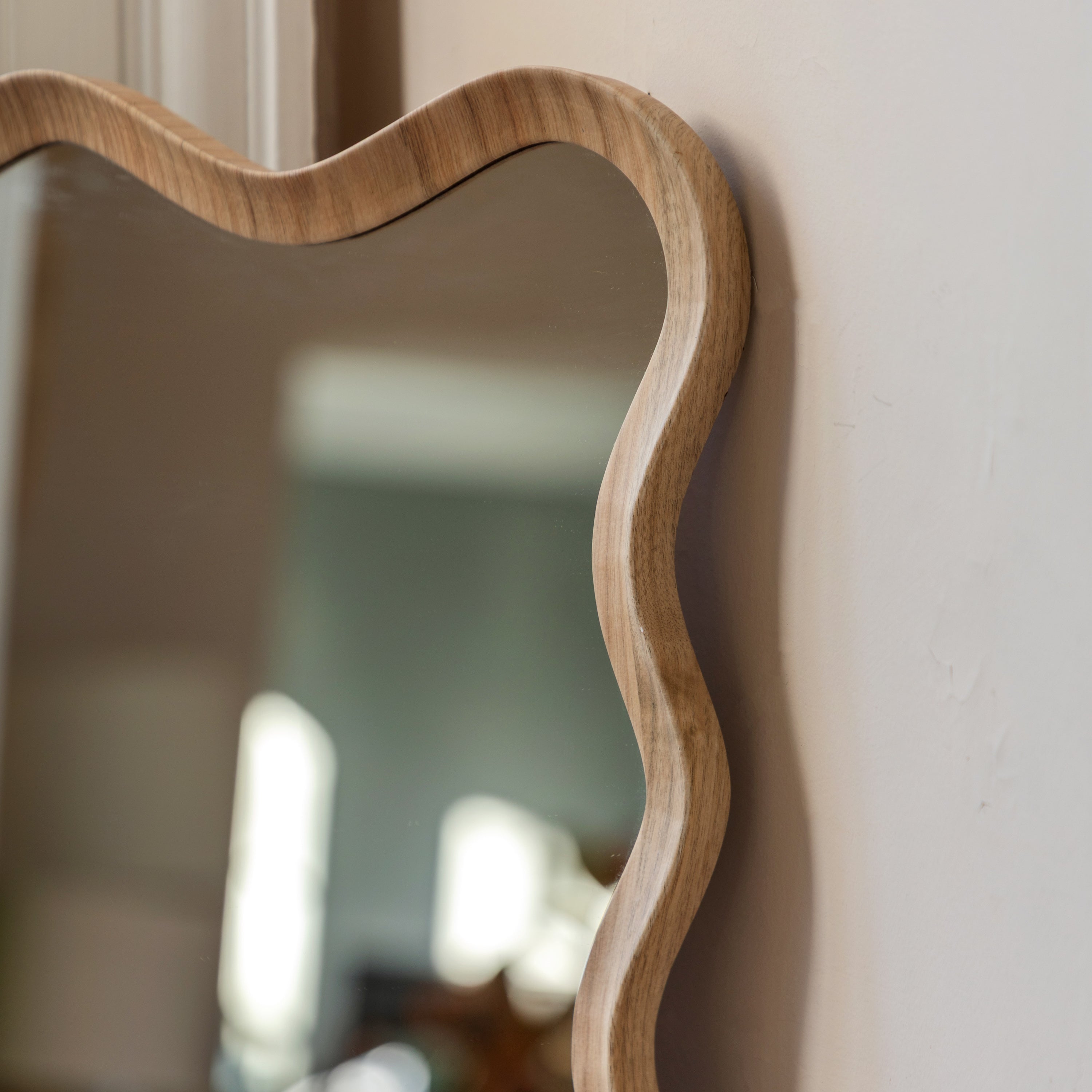 Wiggle Leaner Mirror Oak - detail and lifestyle view 3
