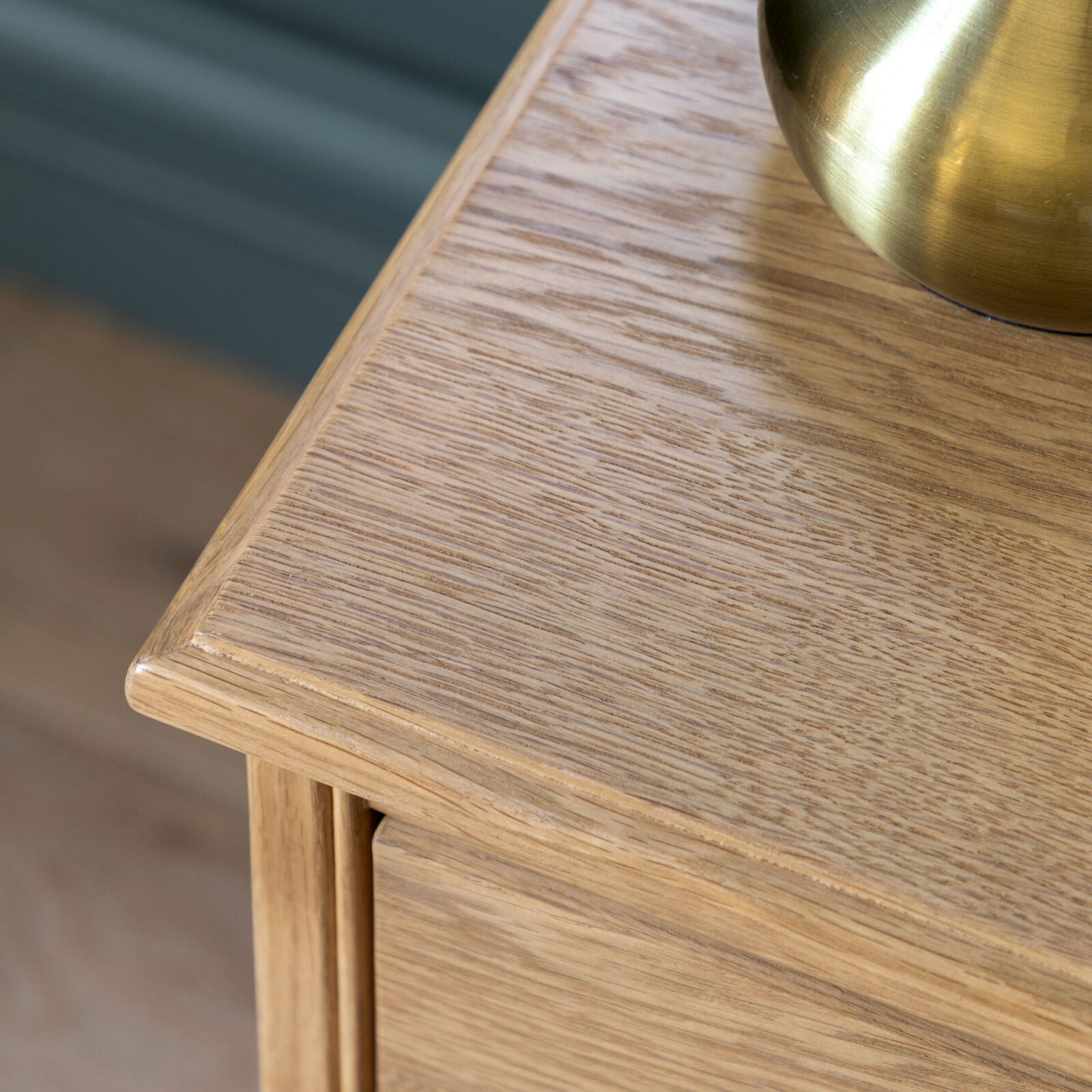 ALBY Compact Oak Bedside Table | malletandplane.com