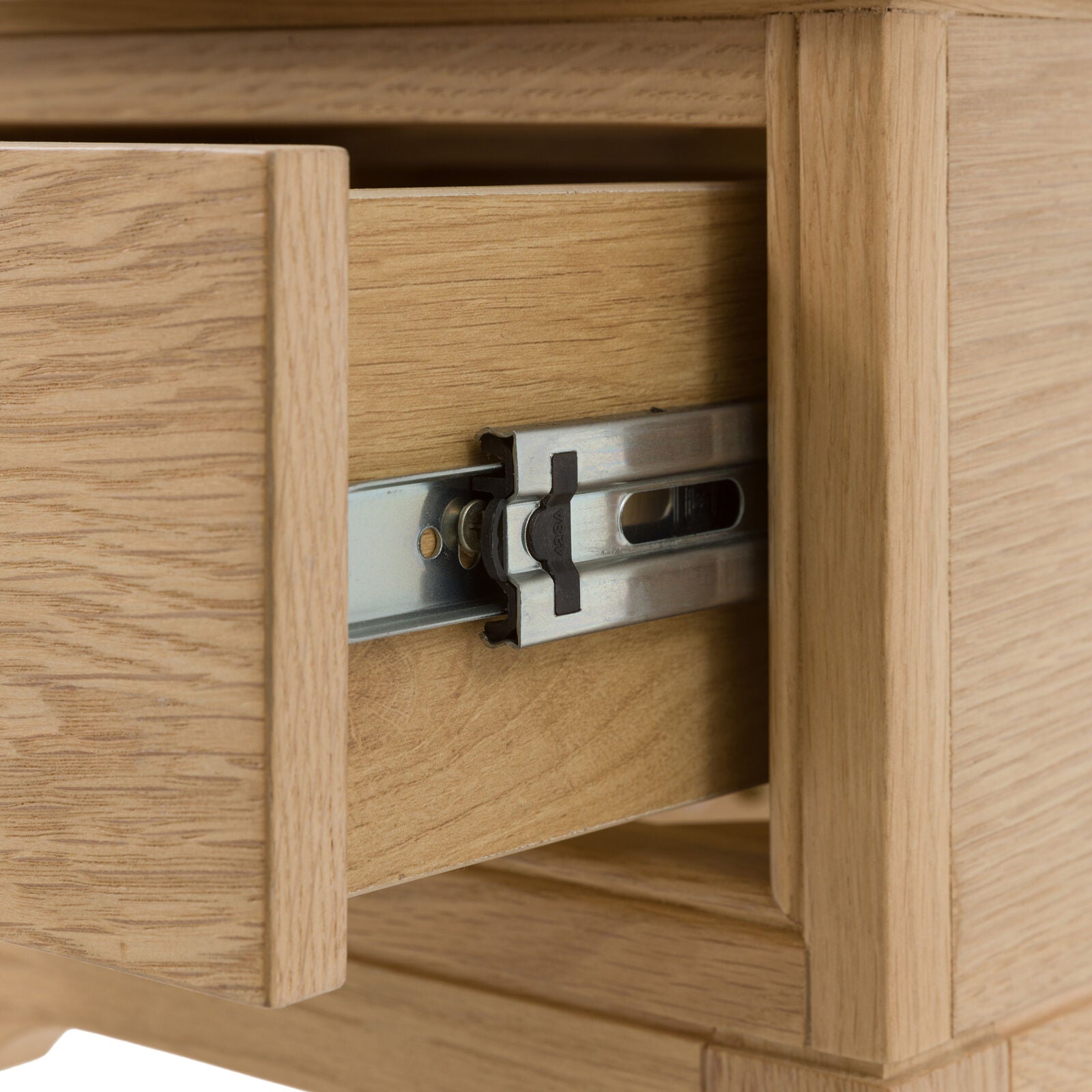 ALBY Compact Oak Bedside Table | malletandplane.com