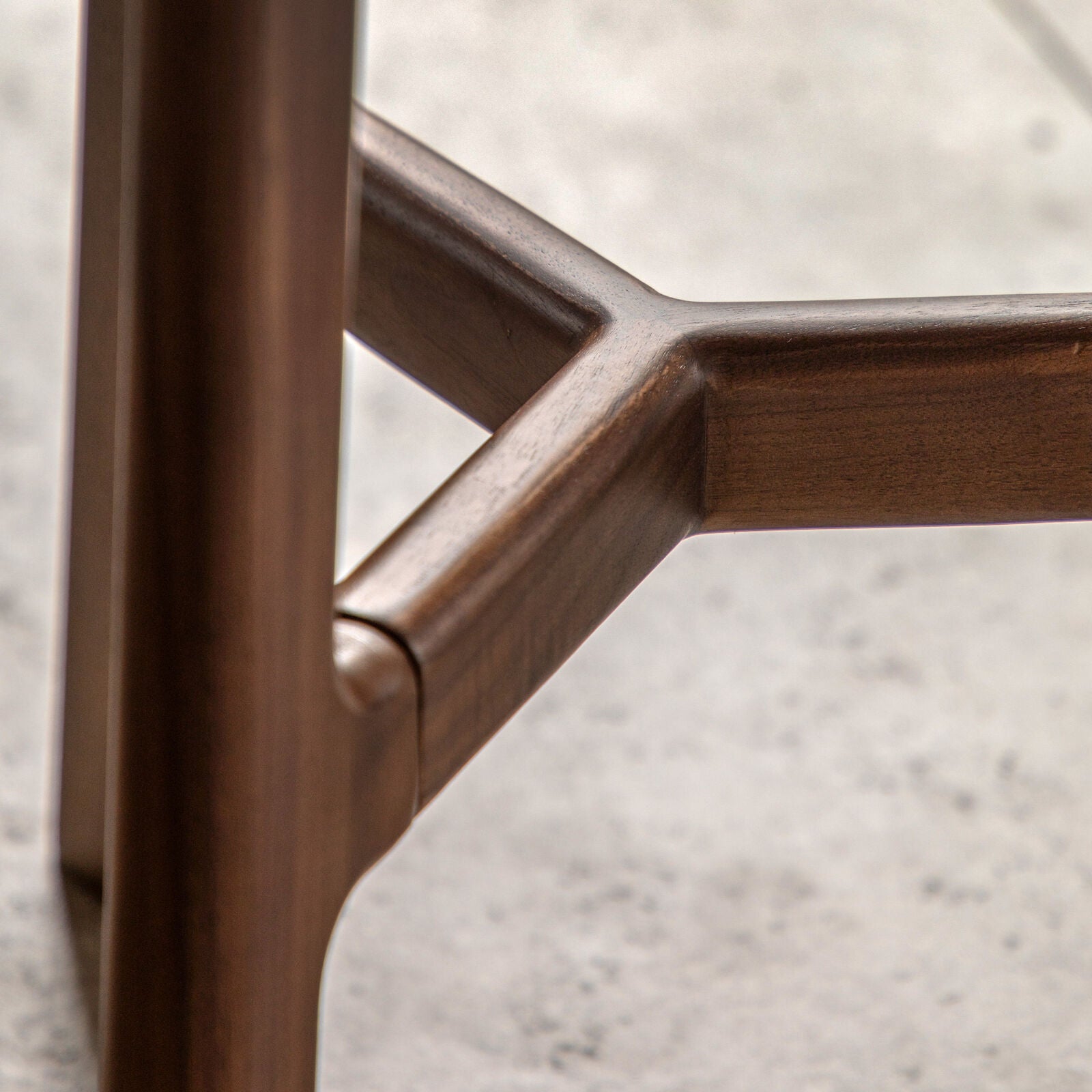 CADIZ walnut round side table with mid-century design