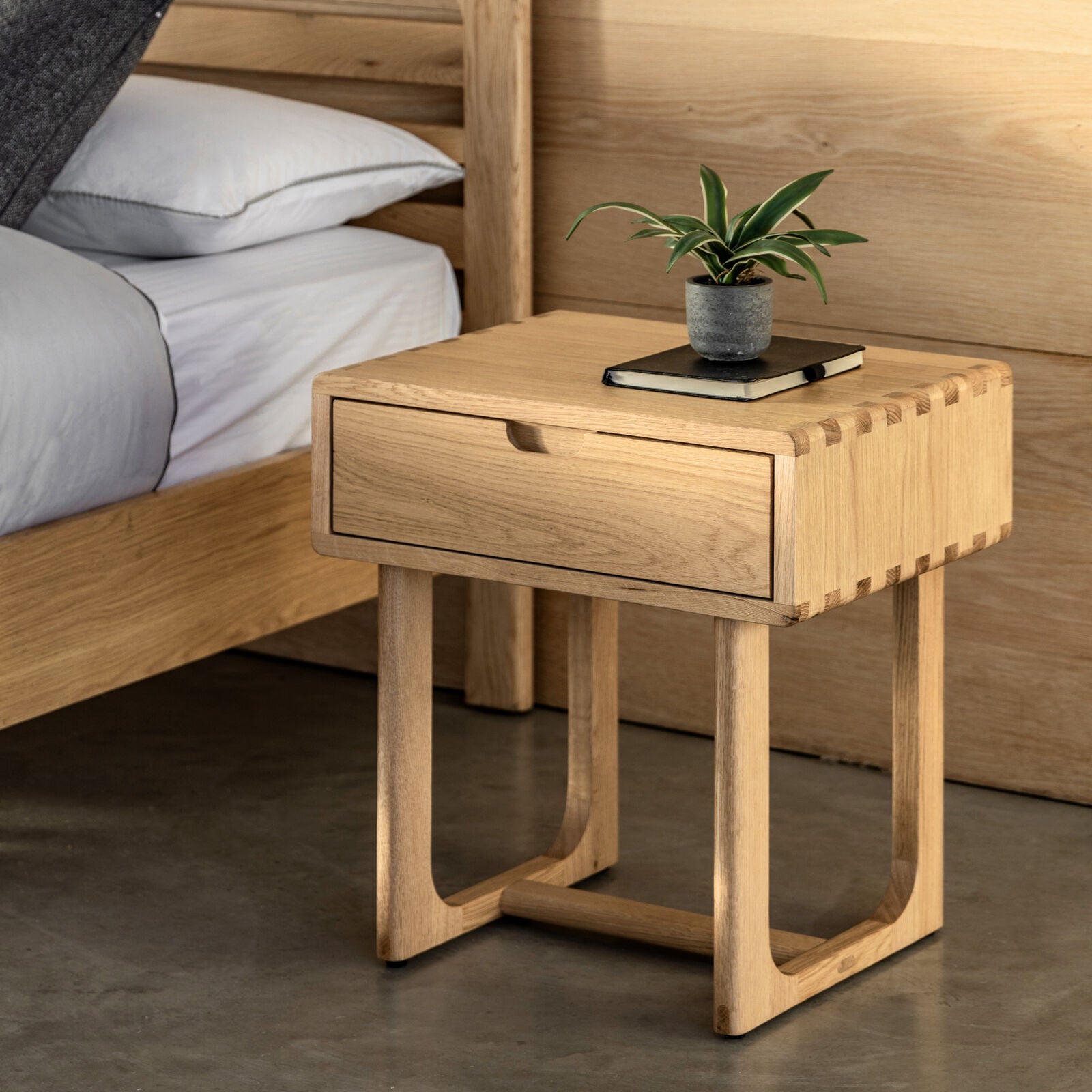 KANTU Oak 1-Drawer Bedside | malletandplane.com