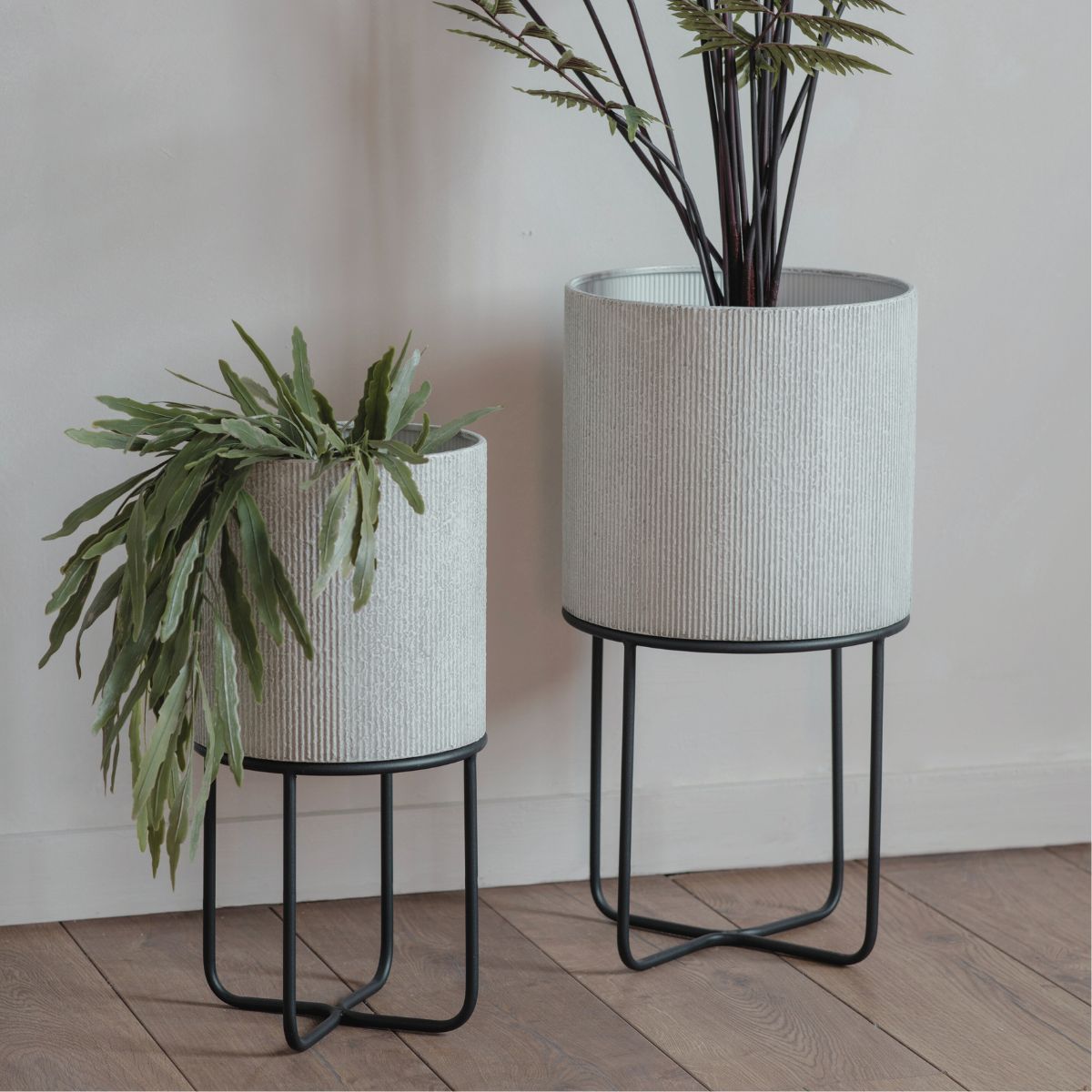 OLIVIA Metal Planter Set of 2 – White Ridged Finish with Black Stand | malletandplane.com