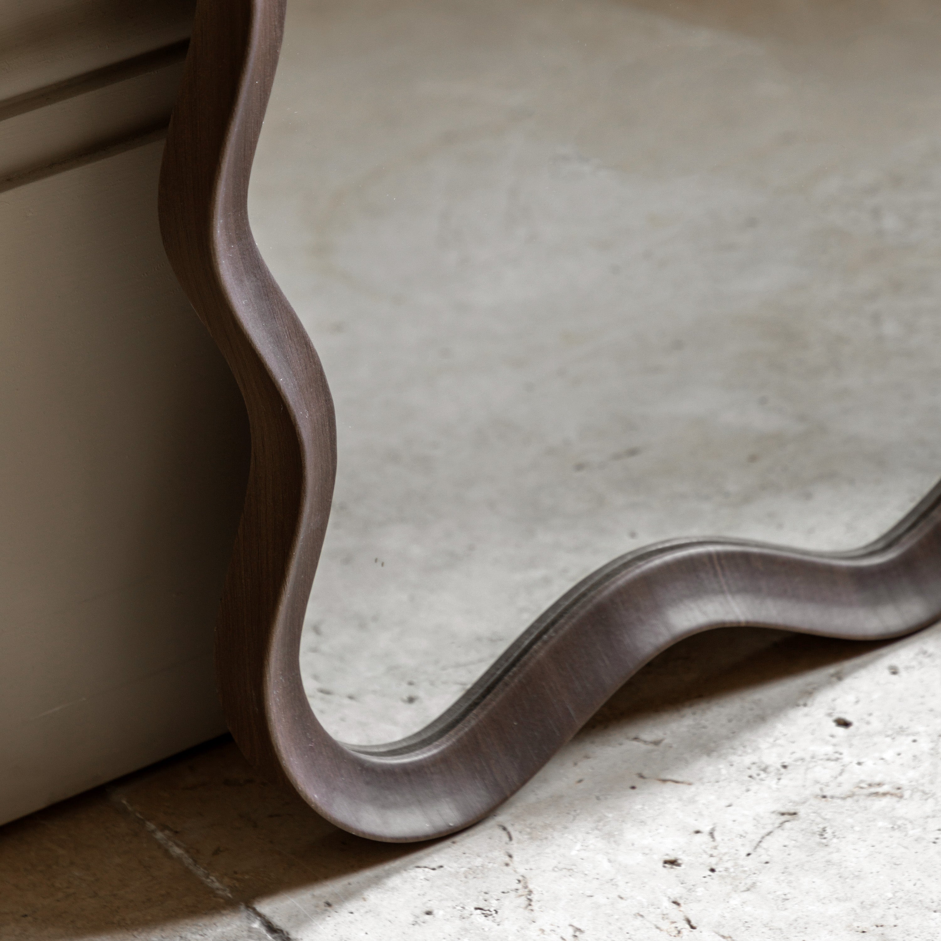 Wiggle Leaner Mirror Walnut - detail and lifestyle view 4