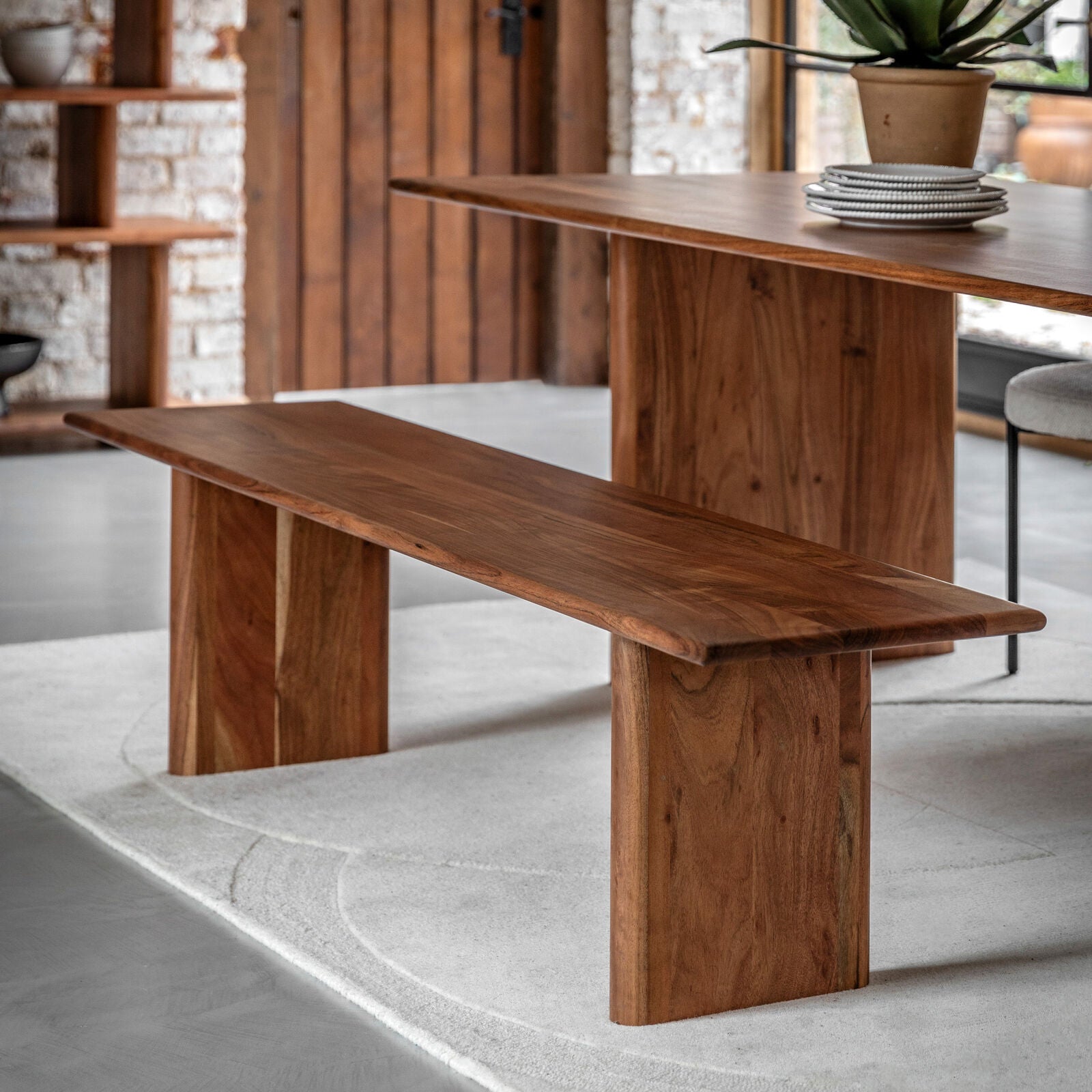 Bergen solid acacia dining bench with curved edges in 2 sizes | malletandplane.com