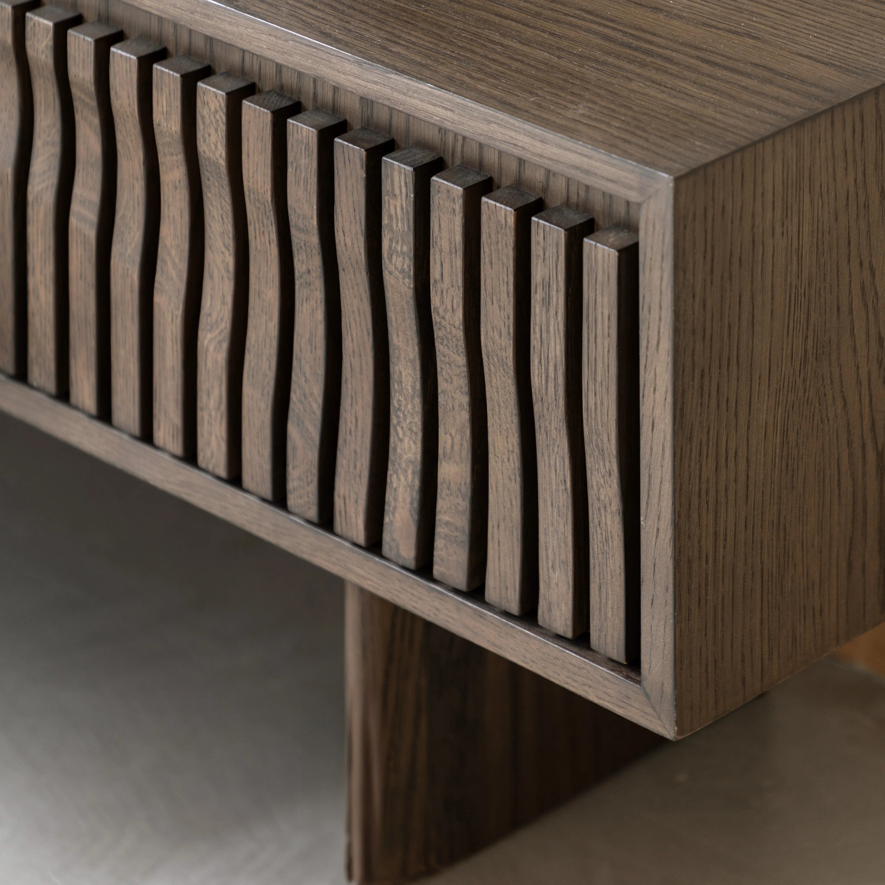 Onda 180cm Oak TV Unit – Slatted Wood + White Glove Delivery