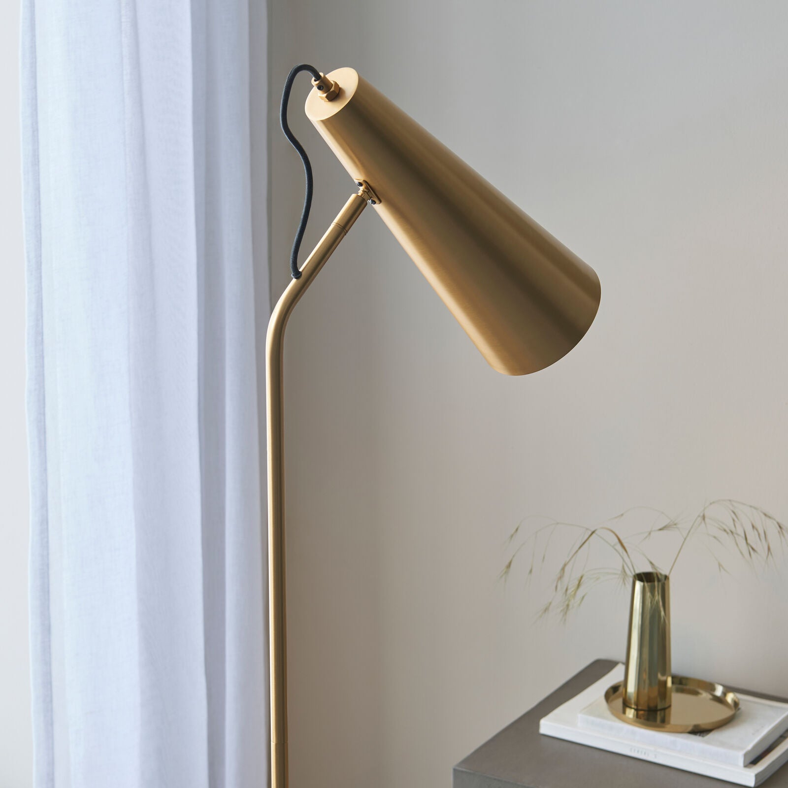 KARNA Gold Floor Lamp | Reading Light for Calm Bedrooms