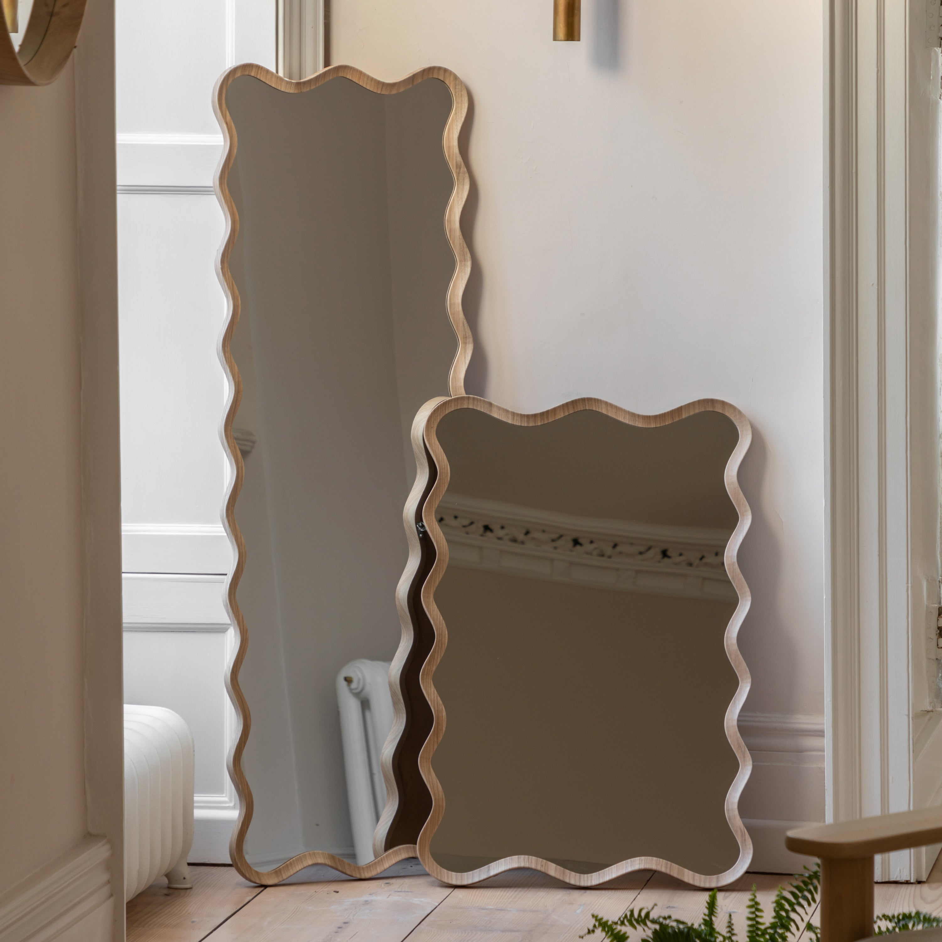 Wiggle Leaner Mirror Oak - detail and lifestyle view 5