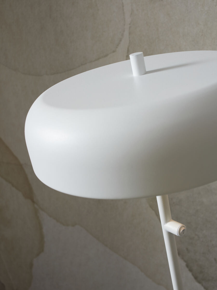 Porto metal floor lamp in matte white finish | malletandplane.com