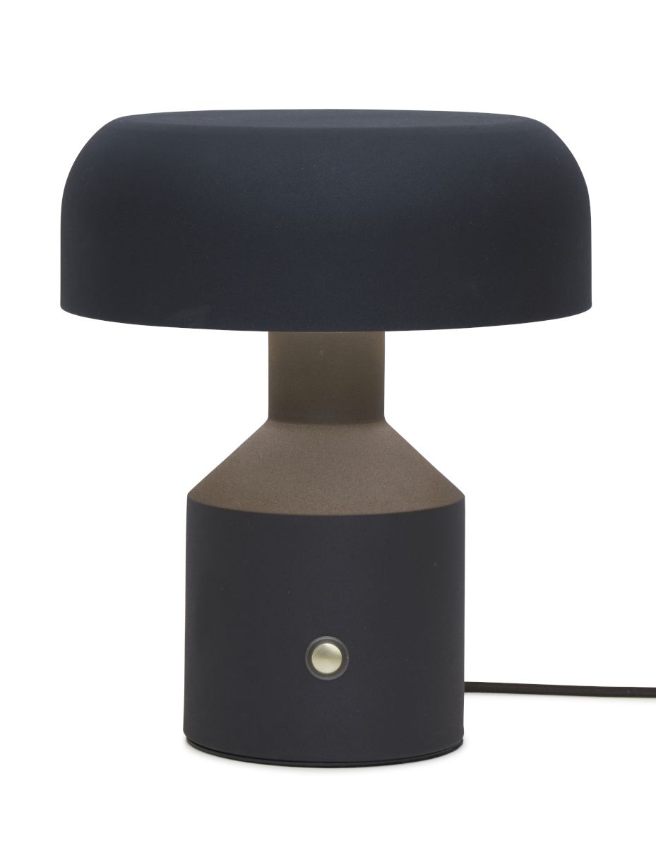 Porto metal table lamp with a mushroom silhouette in black, sand or terracotta | malletandplane.com